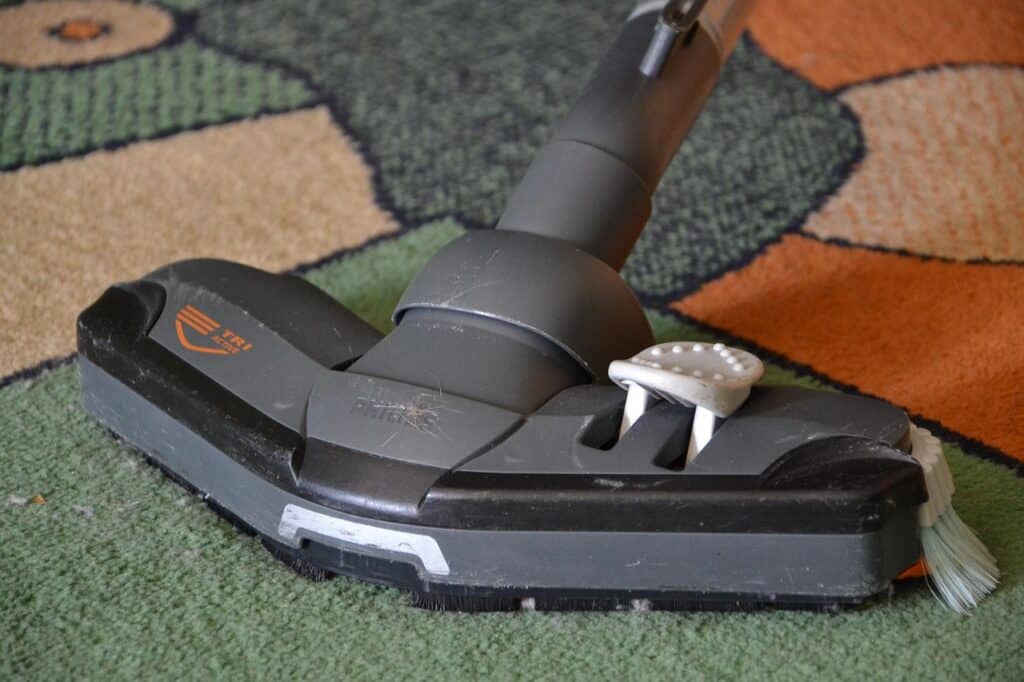 How to Vacuum Wool Rugs Without Pulling Fibers Loose