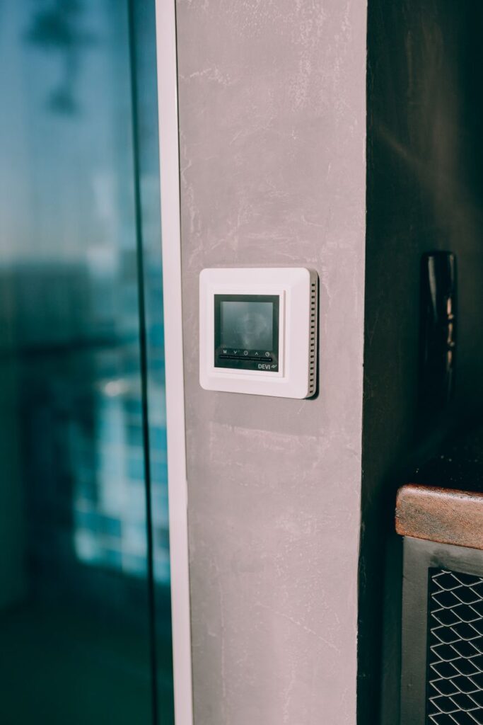 How to Use Smart Thermostat Vacation Mode Without Freezing Your Home